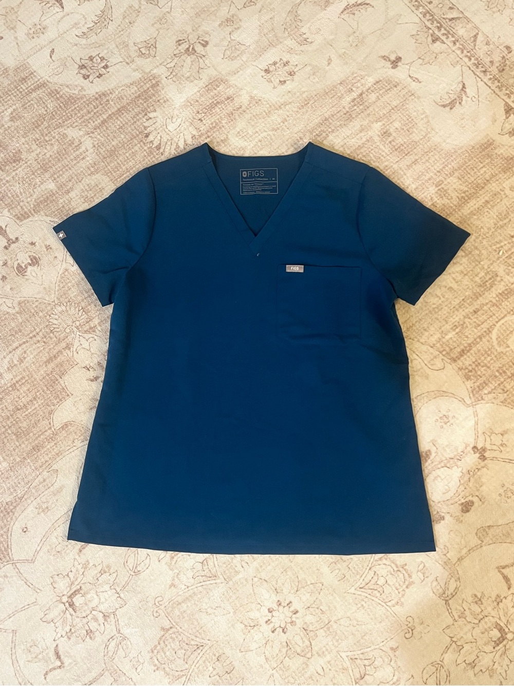FIGS | Catarina One Pocket Scrub Top | Coral | Women’s Medium |